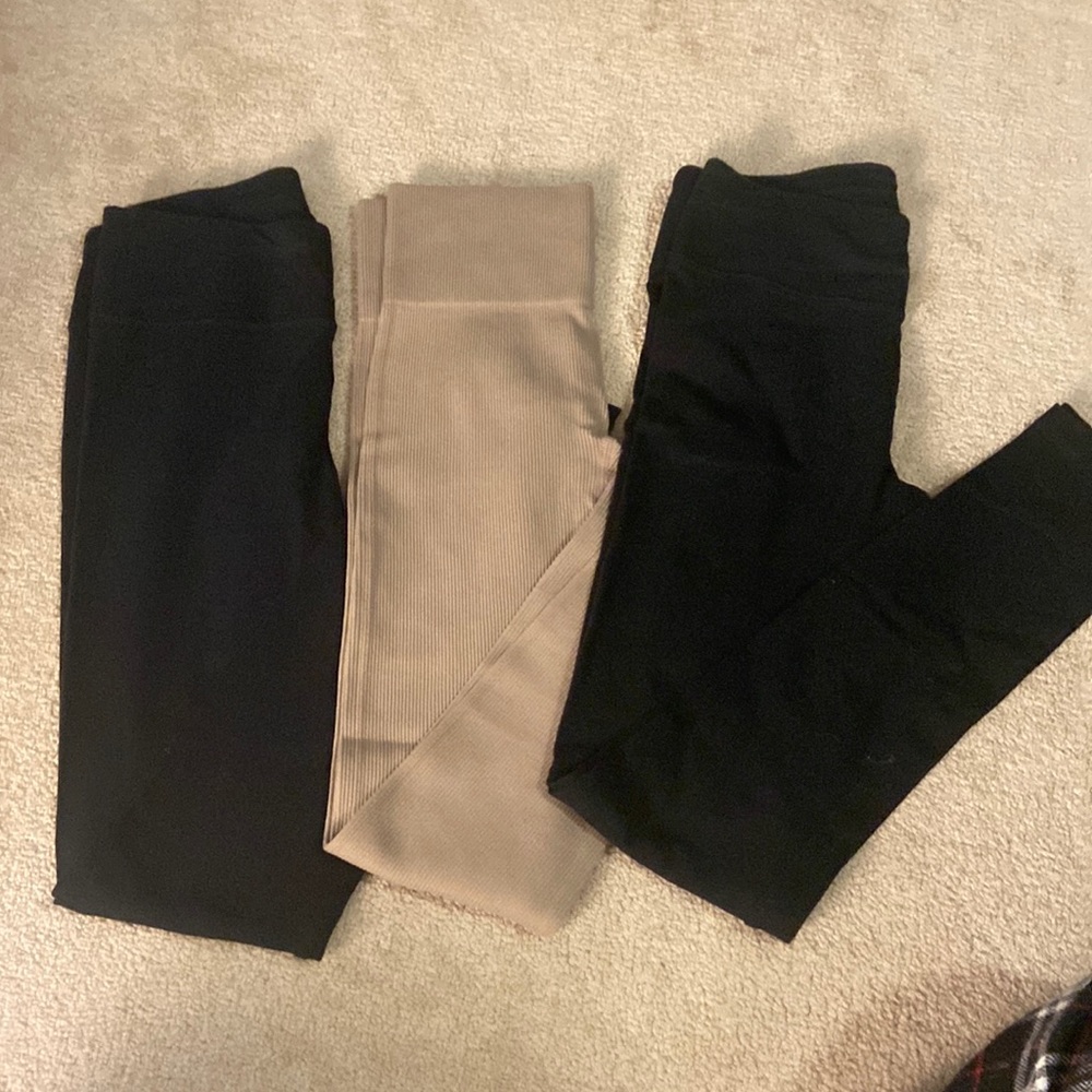 3 leggings. Barely worn 3 for $15 or 1 for $5